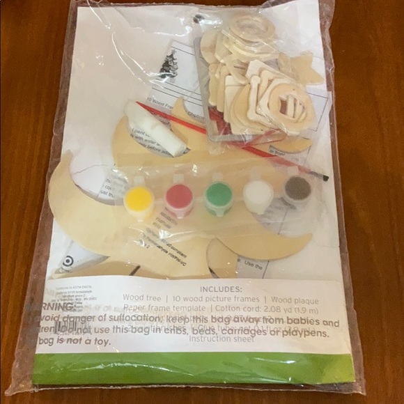 Paint-Your-Own Wooden Family Tree - Picture 2 of 2